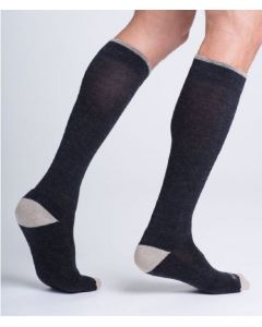 Sigvaris bas mollet Laine Thermorégulatrice 20-30mmHg Unisexe Petit/Long Olive Pointe Fermée, 1 Paire. Disponible sur prescription seulement en magasin.